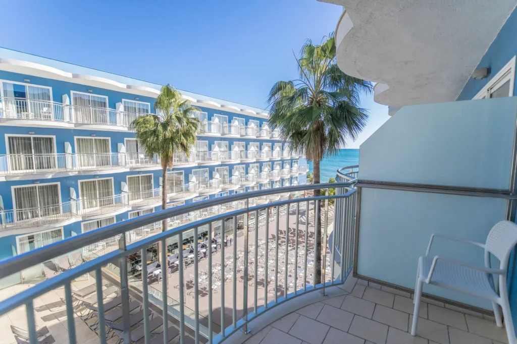 habitacion vista piscina